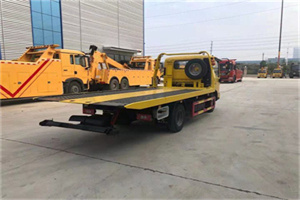 华宁非事故拖车