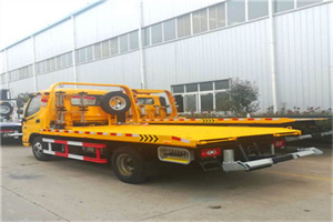 华宁附近拖车救援搭电